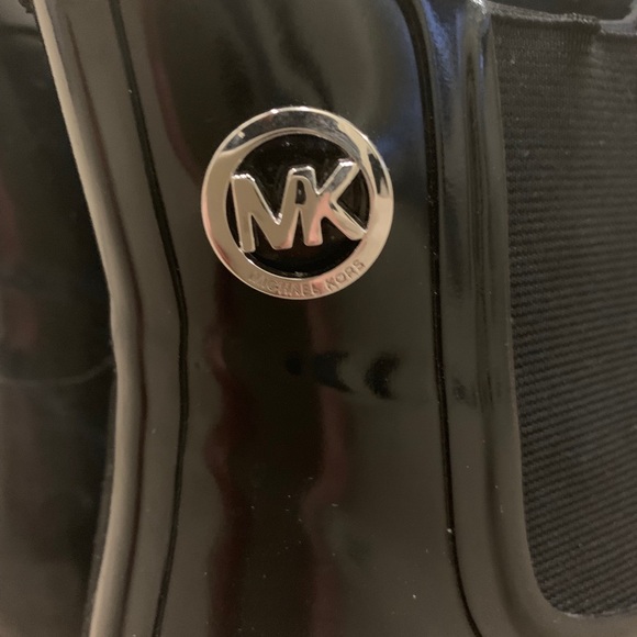 Michael Kors Chelsea Boots - Picture 4 of 4